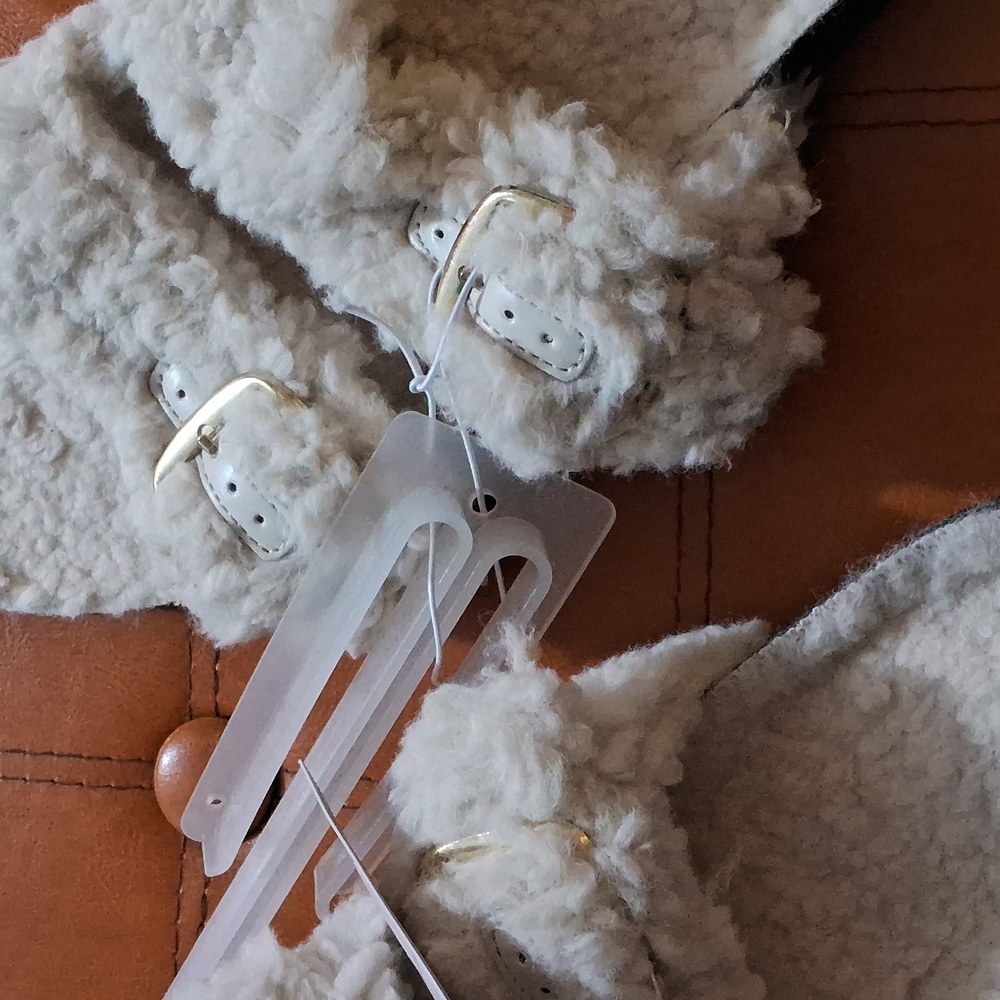 Auden Faux-Fur Slippers⭐️⭐️⭐️⭐️ - Picture 5 of 9